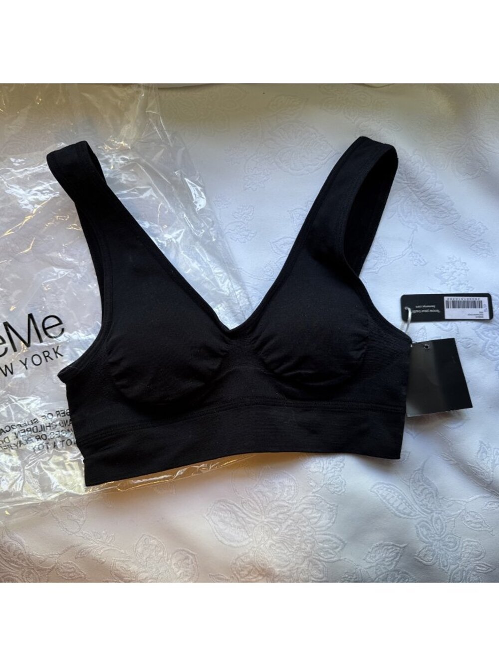 BeMe Invisibles Black Sports Bra Bralette V Neck Removable Pads S Small NEW